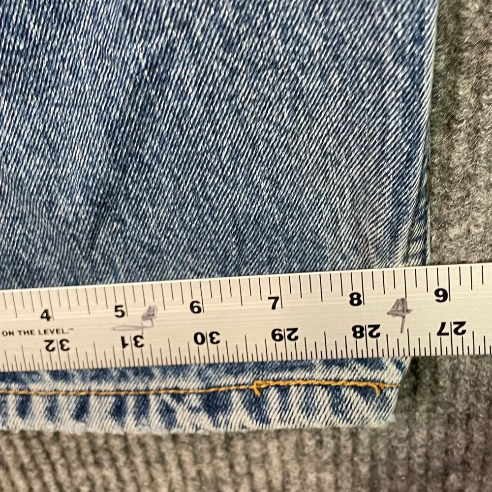Levi 501 Jeans Mens 40x28 Blue Straight Leg Denim Light Wash Classic Casual